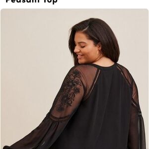 BEAUTIFUL black lacy top